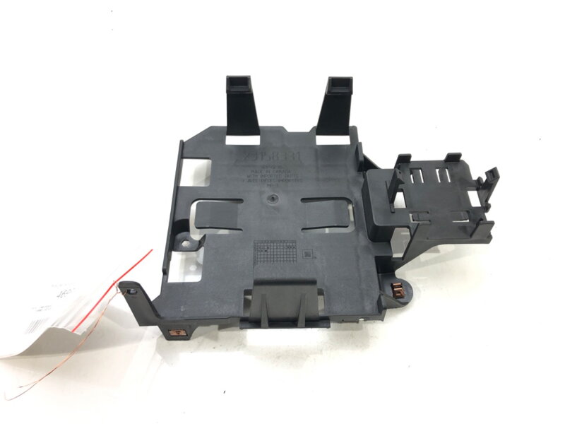 Uchycení držák výztuhy Chevrolet Camaro 2015 - 2022 23158331