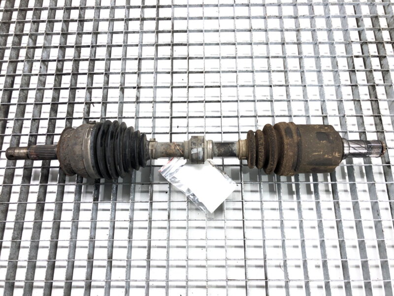 Poloosa levá Nissan Altima (L31) 2001 - 2007