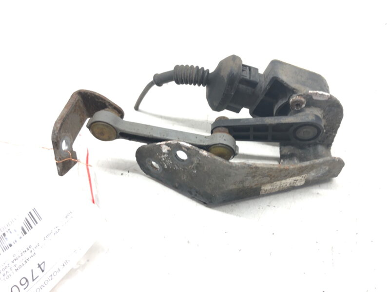 Čidlo náklonu xenon zadní levý VW Phaeton (3D1, 3D2, 3D3, 3D4, 3D6, 3D7, 3D8, 3D9) 2002 - 2016 4E0616571B