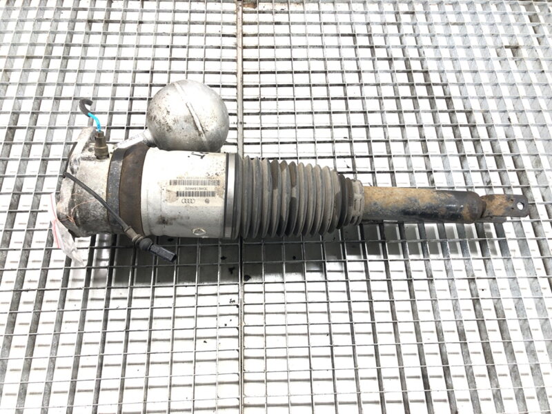 Tlumič zadní pravý VW Phaeton (3D1, 3D2, 3D3, 3D4, 3D6, 3D7, 3D8, 3D9) 2002 - 2016 3D0616002G