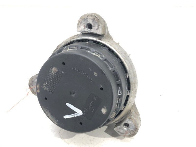 Polštář motoru levý BMW 5 (F10) 2009 - 2016 6794471