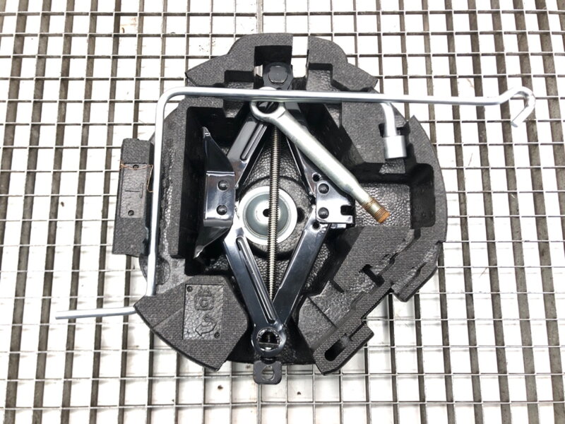 Sada nářadí zvedák Subaru Legacy IV (BL) 2003 - 2015