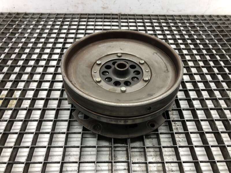 Spojka dvojhmotný setrvačník Audi A4 B8 Avant (8K5) 2007 - 2015 0AW105317AA