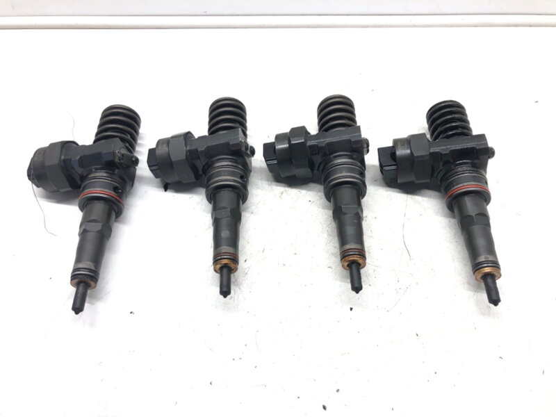 Vstřikovače sada VW Golf IV (1J1) 1997 - 2008 0414720015