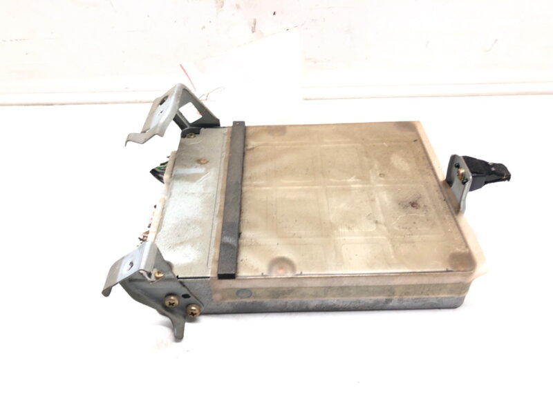 Řídicí jednotka motoru Toyota Yaris (_P1_) 1999 - 2005 89661-52064