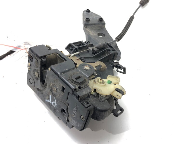 Zámek dveří pravý zadní VW Golf IV (1J1) 1997 - 2008