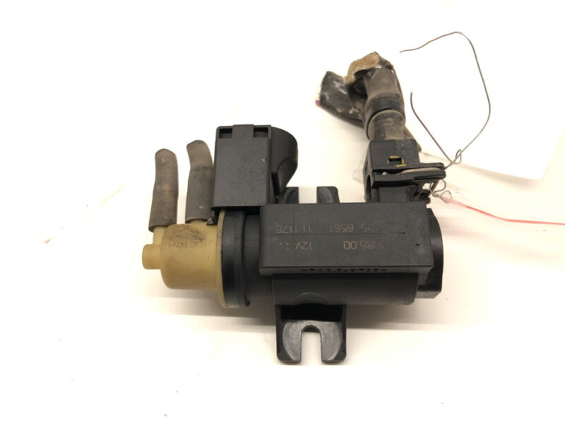 Ventil podtlaku Opel Astra J Sports Tourer (P10) 2010 - 2015 70308500