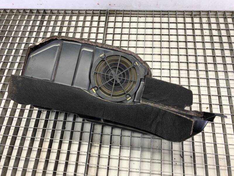 Subwoofer Audi Allroad C5 (4BH) 2000 - 2005 4B9035382A