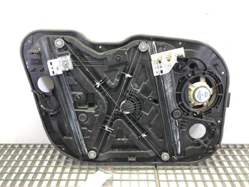 Stahovačka okna pravá přední Hyundai I30 (PDE, PD, PDEN) 2016 - 2022 82480-G4160