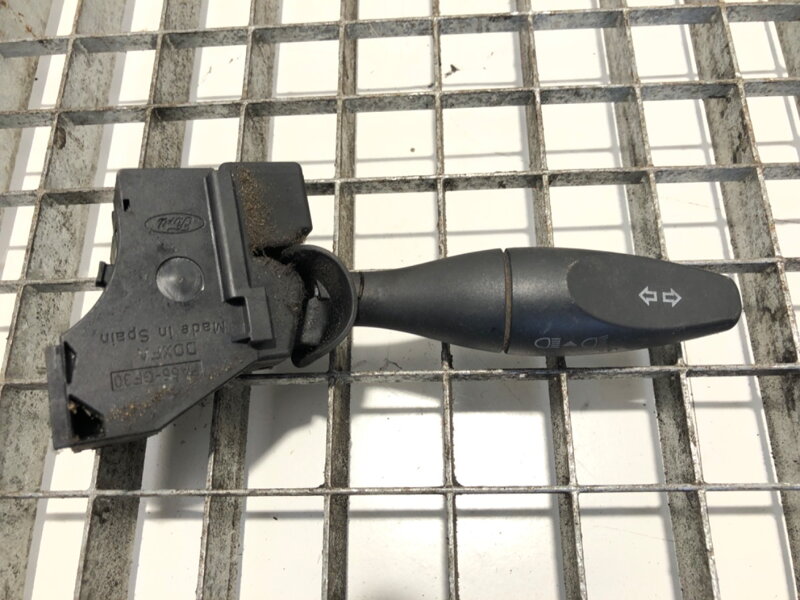 Přepínač směrovek Ford Transit Autobus (FD_ _, FB_ _, FS_ _, FZ_ _, FC_ _) 2000 - 2006