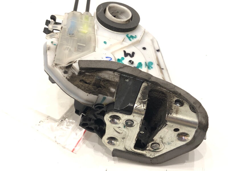 Zámek dveří pravý zadní Toyota Aygo (_B4_) 2014 - 2022