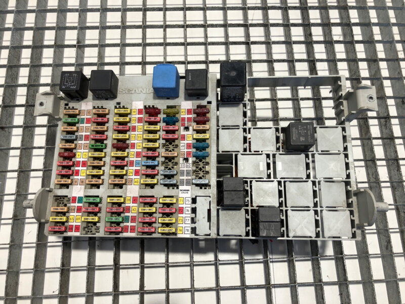 Pojistková skříňka Scania R-series 2096304