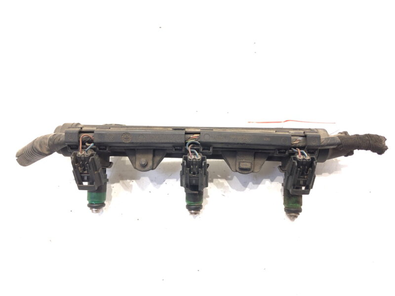 Vstřikovací rampa Seat Ibiza III (6L1) 2002 - 2009 03E133320