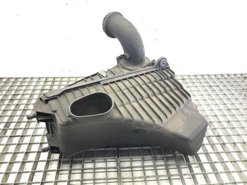 Kryt filtru vzduchu levý Porsche Cayenne (9PA) 2002 - 2010 7L5128607D