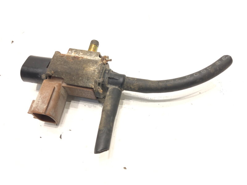 Ventil podtlaku Nissan Altima (L31) 2001 - 2007 5T46573