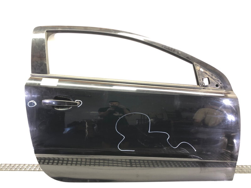 Dveře pravé přední Opel Astra H GTC (A04) 2005 - 2010