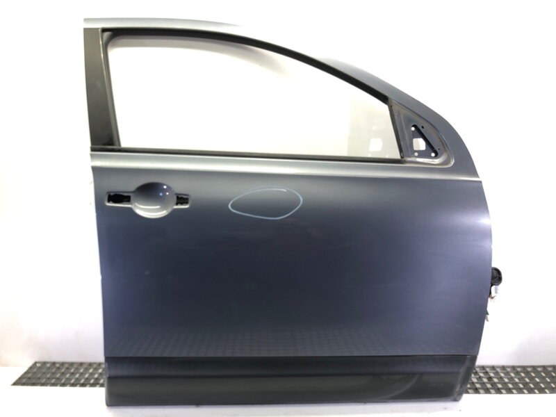 Dveře pravé přední Nissan Qashqai / Qashqai + 2 I (J10, NJ10, JJ10E) 2006 - 2014
