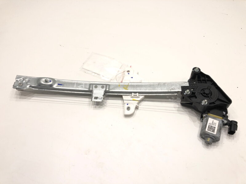 Stahovačka okna pravá zadní Hyundai I20 III (BC3, BI3) 2020 - 2022 83460-Q0000 83402Q0010