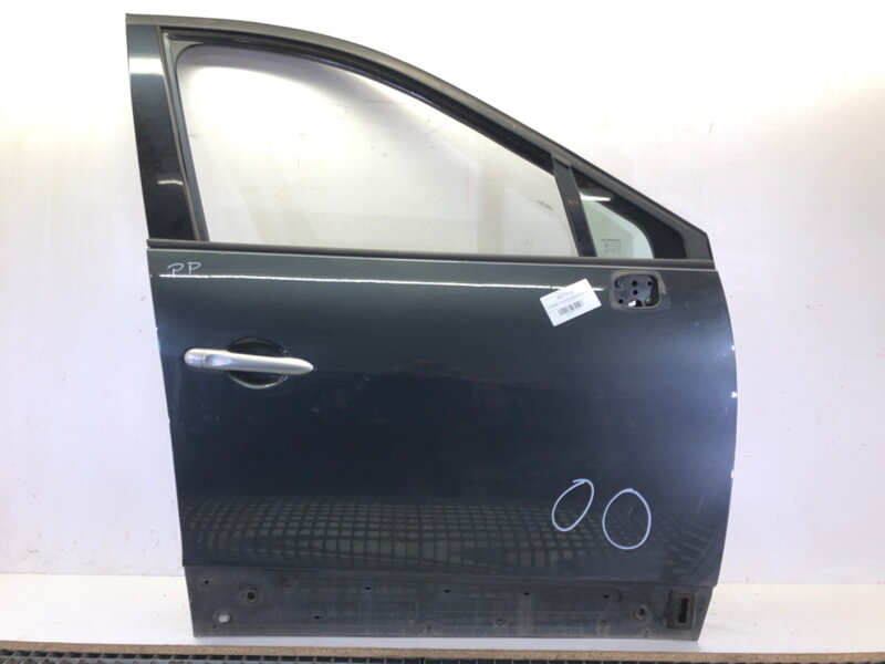 Dveře pravé přední Renault Scénic III (JZ0/1_) 2008 - 2022