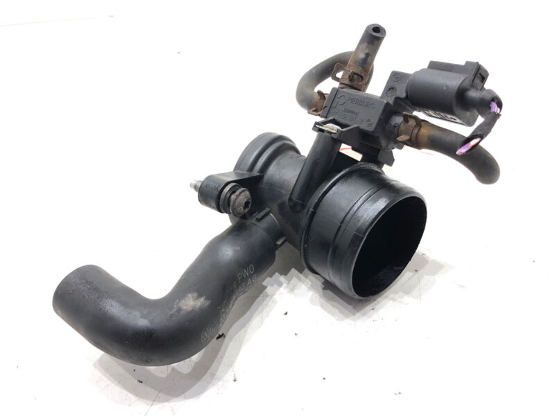 Nátrubek potrubí turba VW Passat B6 (3C2) 2005 - 2010 03C129656B