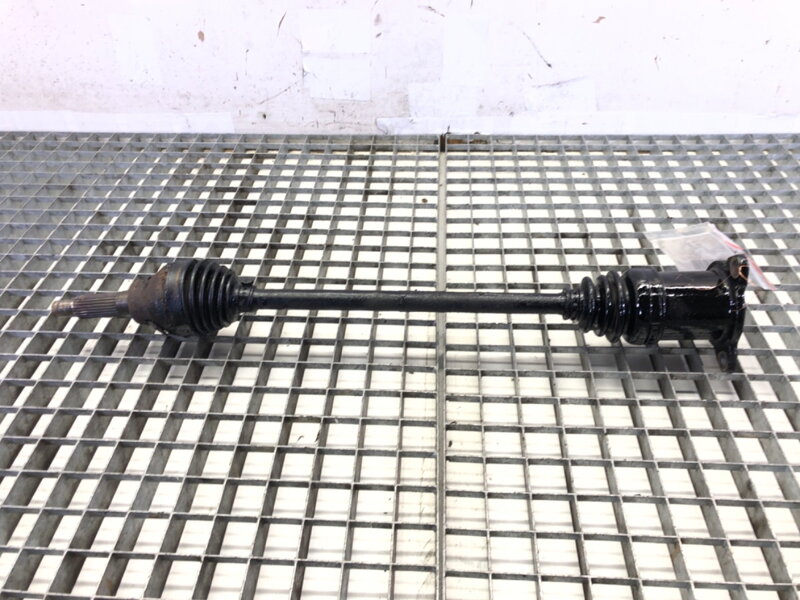 Poloosa levá zadní Suzuki SX4 S-cross (JY) 2013 - 2022