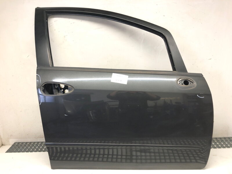 Dveře pravé přední Fiat Linea (323_, 110_) 2006 - 2022