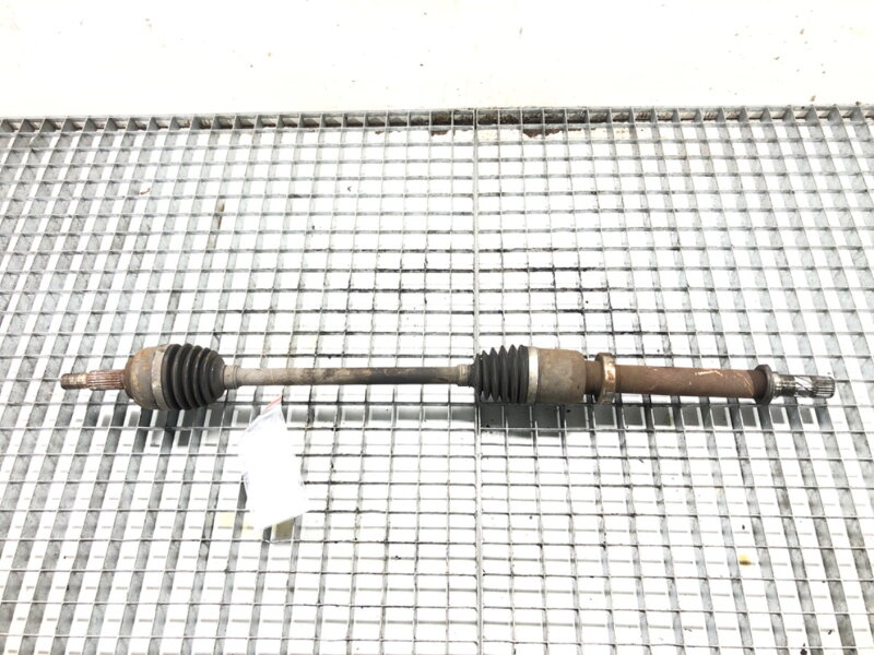 Poloosa pravá přední Renault Clio III (BR0/1, CR0/1) 2005 - 2014