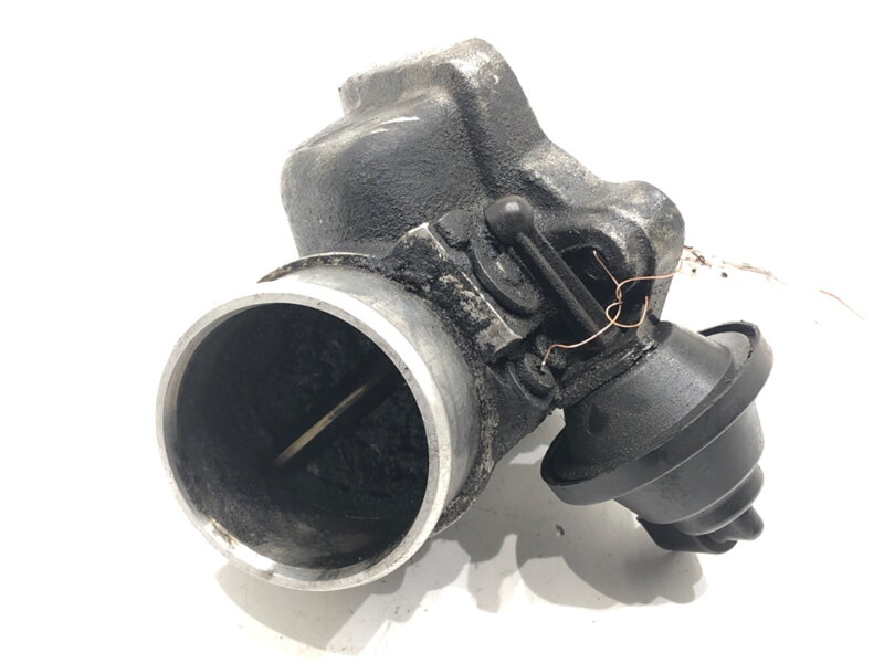 Škrticí klapka Audi A4 B5 Avant (8D5) 1994 - 2002 8D0145950B