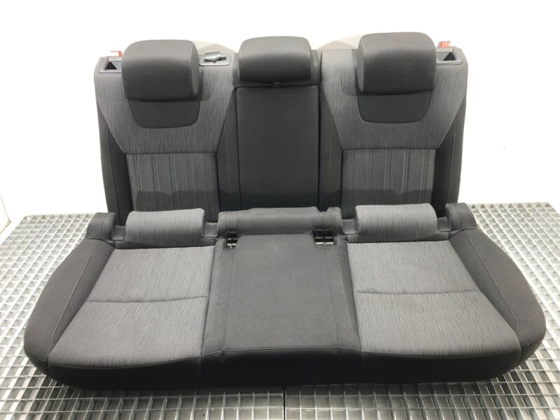 Lavice / sedačka druhý řada Skoda Octavia III (5E3, NL3, NR3) 2012 - 2022