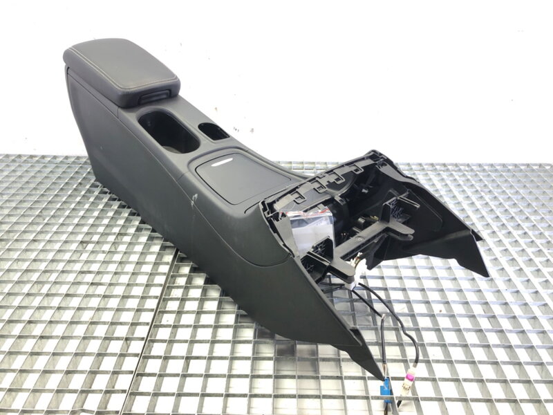 Tunel středový Mercedes-benz Class A (W176) 2012 - 2018