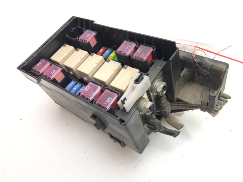 Pojistková skříňka Suzuki Swift III (MZ, EZ) 2005 - 2022