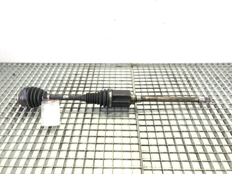 Poloosa pravá přední BMW 5 Touring (F11) 2009 - 2017