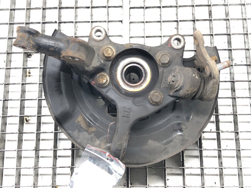 Otoč levá přední Toyota Corolla Sedan (_E18_, ZRE1_) 2013 - 2019