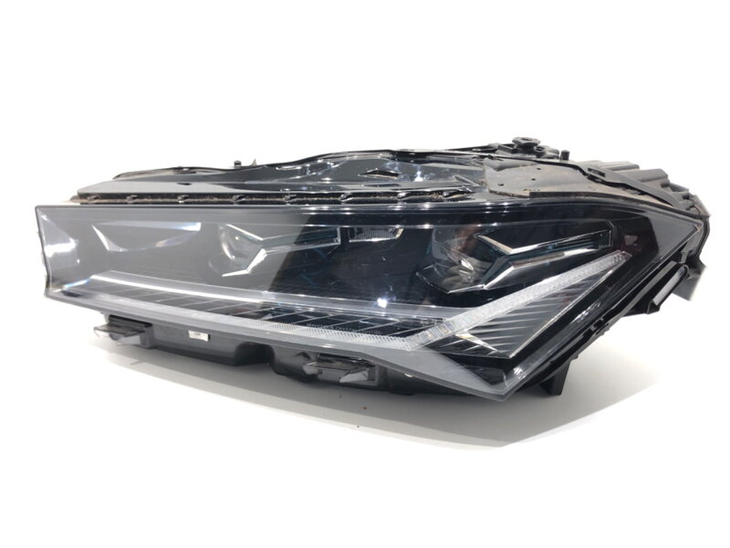 Světlo levé přední full LED Skoda Superb IV Kombi (NZ5) 2023 -