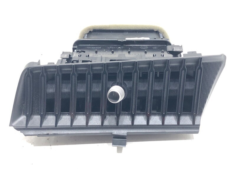 Mřížka ventilace levá Skoda Superb IV Kombi (NZ5) 2023 - 3P1819201