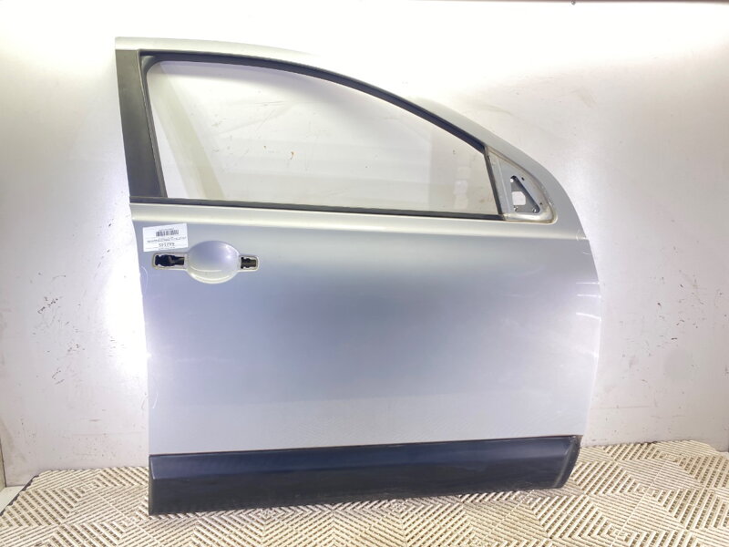 Dveře pravé přední Nissan Qashqai / Qashqai + 2 I (J10, NJ10, JJ10E) 2006 - 2014