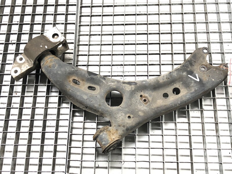 Rameno levé přední VW Scirocco III (137, 138) 2008 - 2017