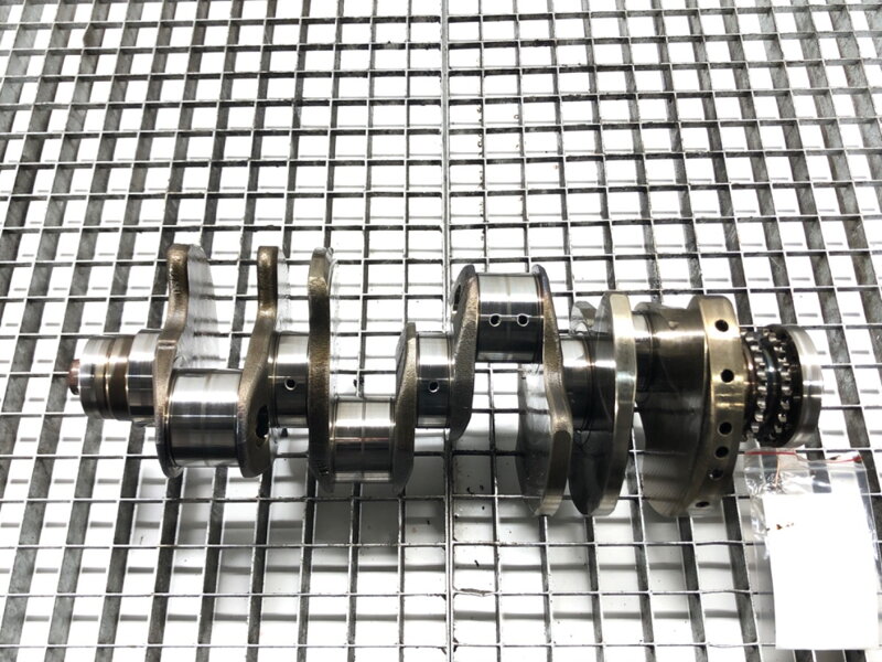 Hřídel klikový Audi A8 D3 (4E2, 4E8) 2002 - 2010 057101Q BVN