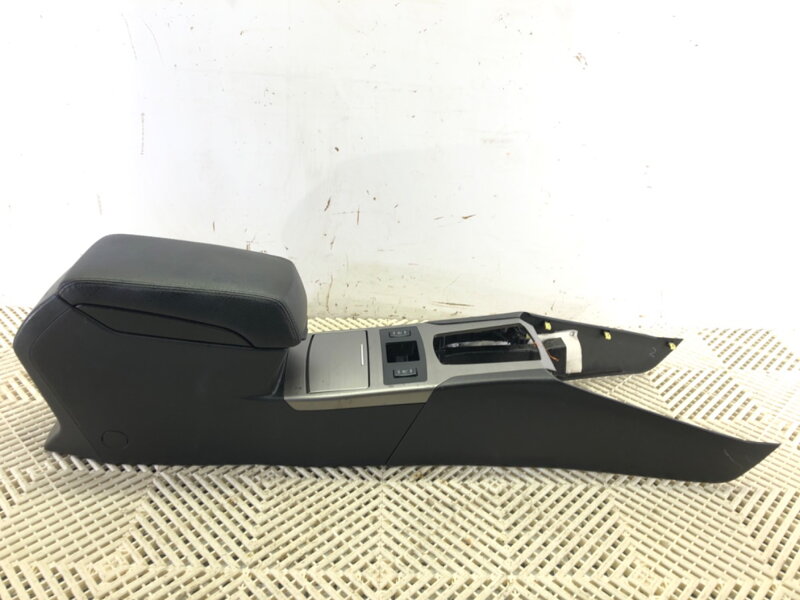 Tunel středový S loketní opěrkou Subaru Outback (BR) 2009 - 2022