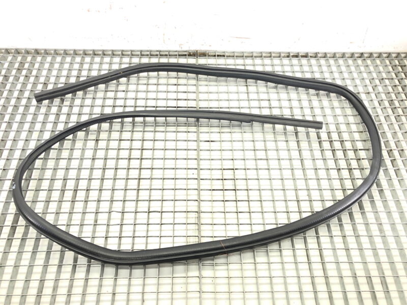 Těsnění dveří přední levé Peugeot 4008 2012 - 2022