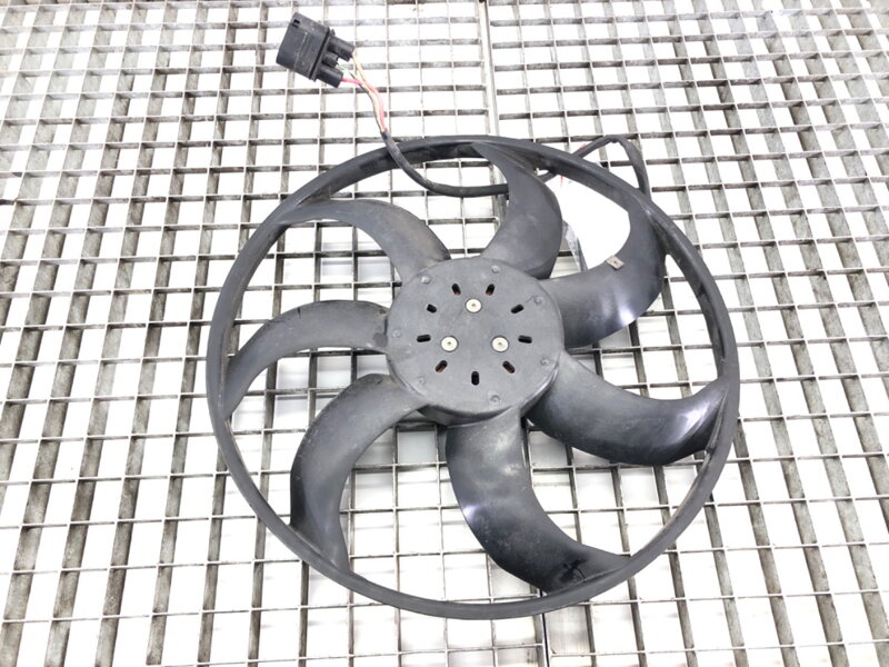 Ventilátor chladiče VW Passat B8 (3G2, CB2) 2014 - 2022 5Q0121203CN