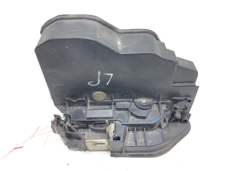 Zámek dveří levý přední BMW 1 (E87) 2003 - 2013 7167077