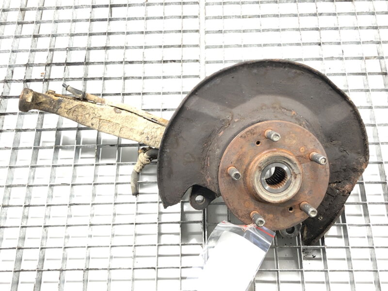 Otoč levá přední Honda Cr-v I (RD) 1995 - 2002