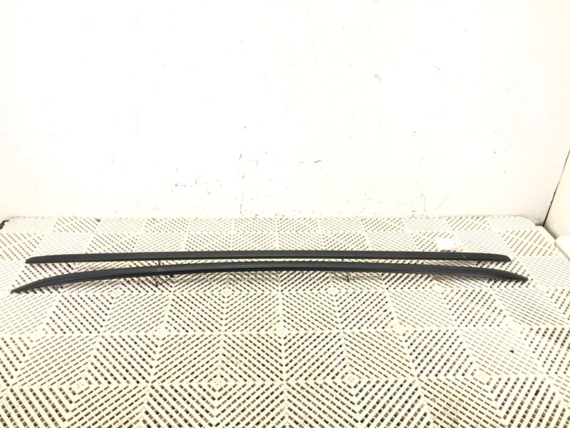 Střešní nosiče / ližiny střešní sada Audi A4 B9 Avant (8W5, 8WD) 2015 - 2025 8W8860022E