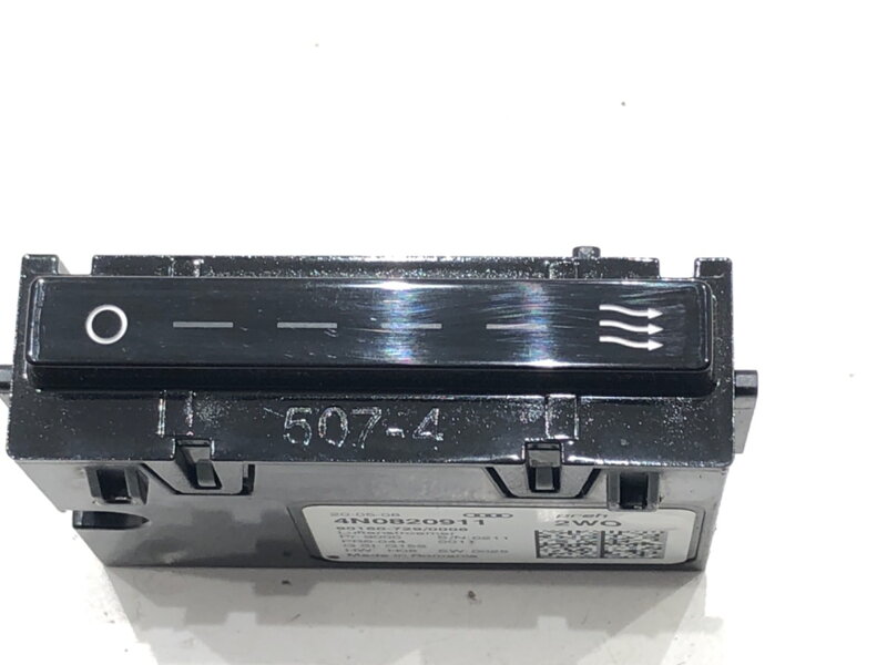 Regulátor rychlosti ventilace Audi A8 D5 (4N2, 4N8) 2017 - 2022 4N0820911