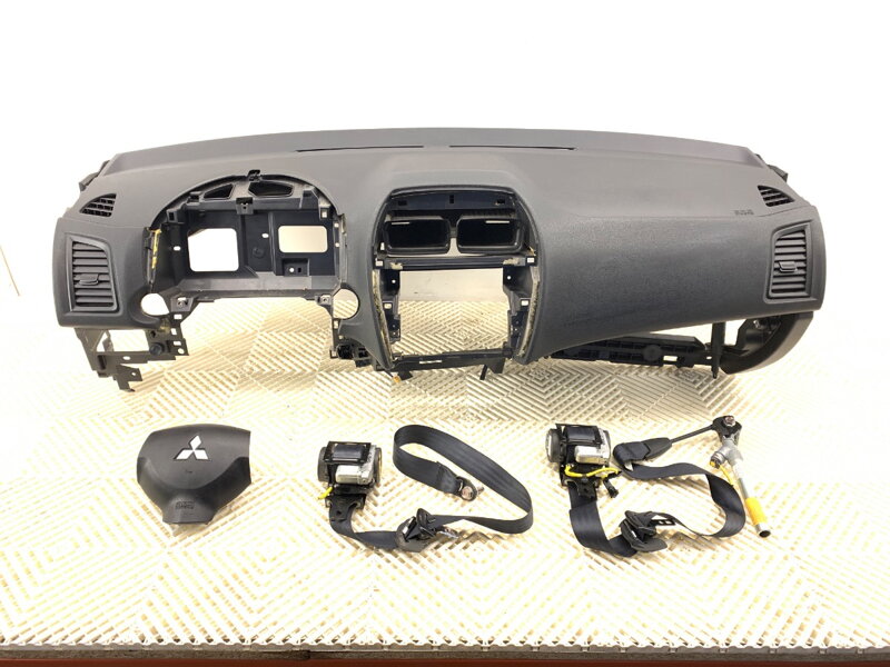 Palubní deska / kokpit polštáře pásy sada Mitsubishi ASX (GA_W_) 2009 - 2022