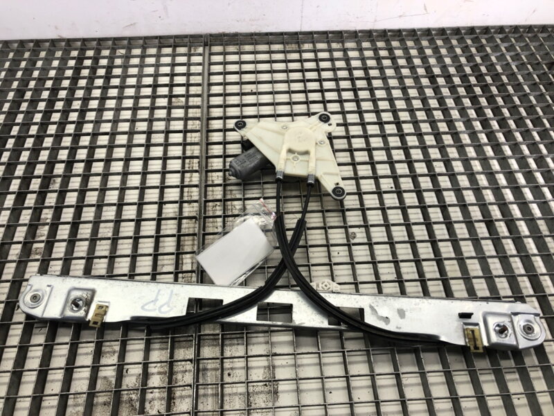 Stahovačka okna pravá přední Opel Movano B Autobus (X62) 2010 - 2022 128001031