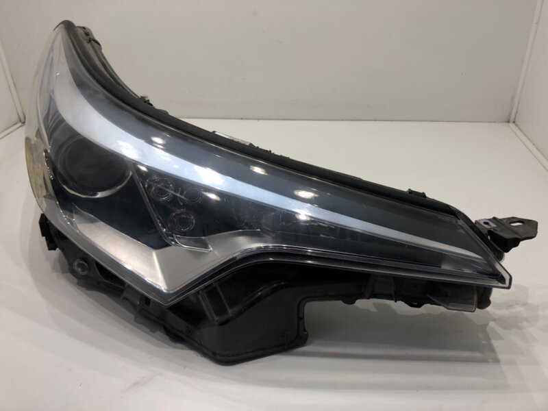 Světlo pravé přední Toyota C-hr (_X1_) 2016 - 2022 81110-F4030-00