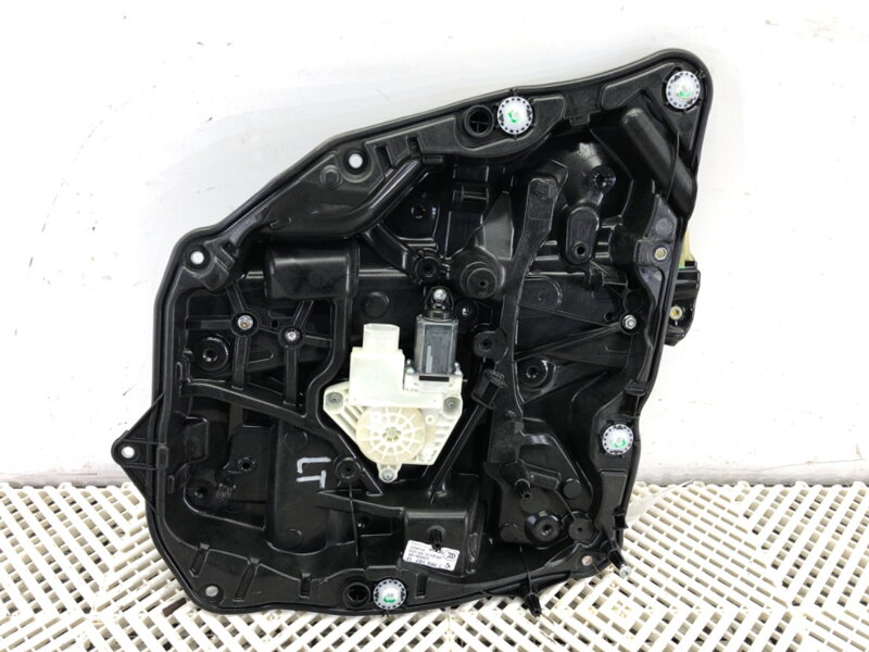 Stahovačka okna levá zadní BMW 5 (G30, F90) 2016 - 2022 736516712