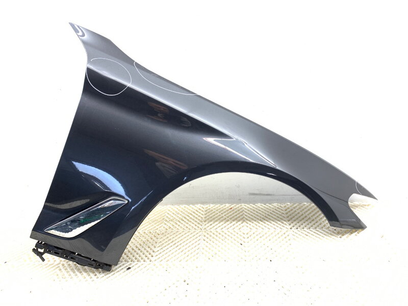 Blatník pravý přední BMW 5 (G30, F90) 2016 - 2022 A90